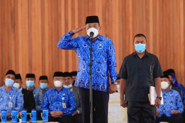 Bupati Bolmut Evaluasi  Komitmen dan Disiplin Kerja