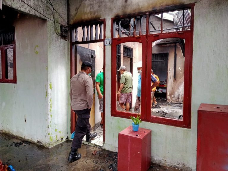 Siang Bolong, Rumah  di Kolongan Tetempangan Ludes Diamuk Si Jago Merah