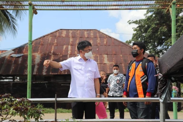 Walikota Andrei Tinjau Pekerjaan Pengerukan Sungai  ‘Kuala Jengky’