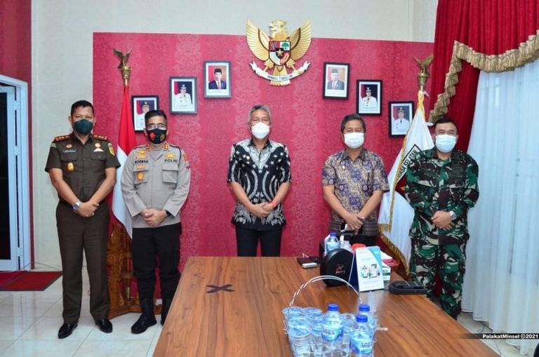 Bupati dan Wabup Minsel Rakor Penguatan Penanganan Covid 19