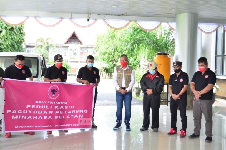 Petarung Salurkan Bantuan Bencana Mitra, Ini Kata Bupati Franky