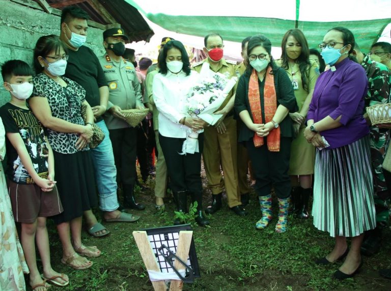 Keluarga Almarhum Bocah Kekerasan Seksual Terima Santunan dari Menteri P3A