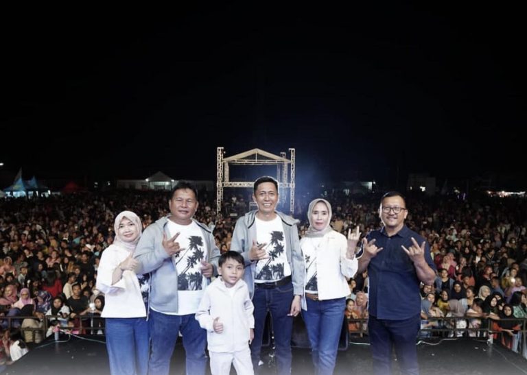 Bupati dan Wabup Bolsel HEBAT, Ribuan Warga Hadiri Pesta Rakyat