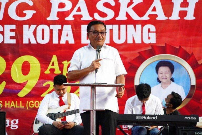 Hadiri Ibadah Paskah GPDI, Mantiri Didoakan Hamba-Hamba Tuhan Sekota Bitung