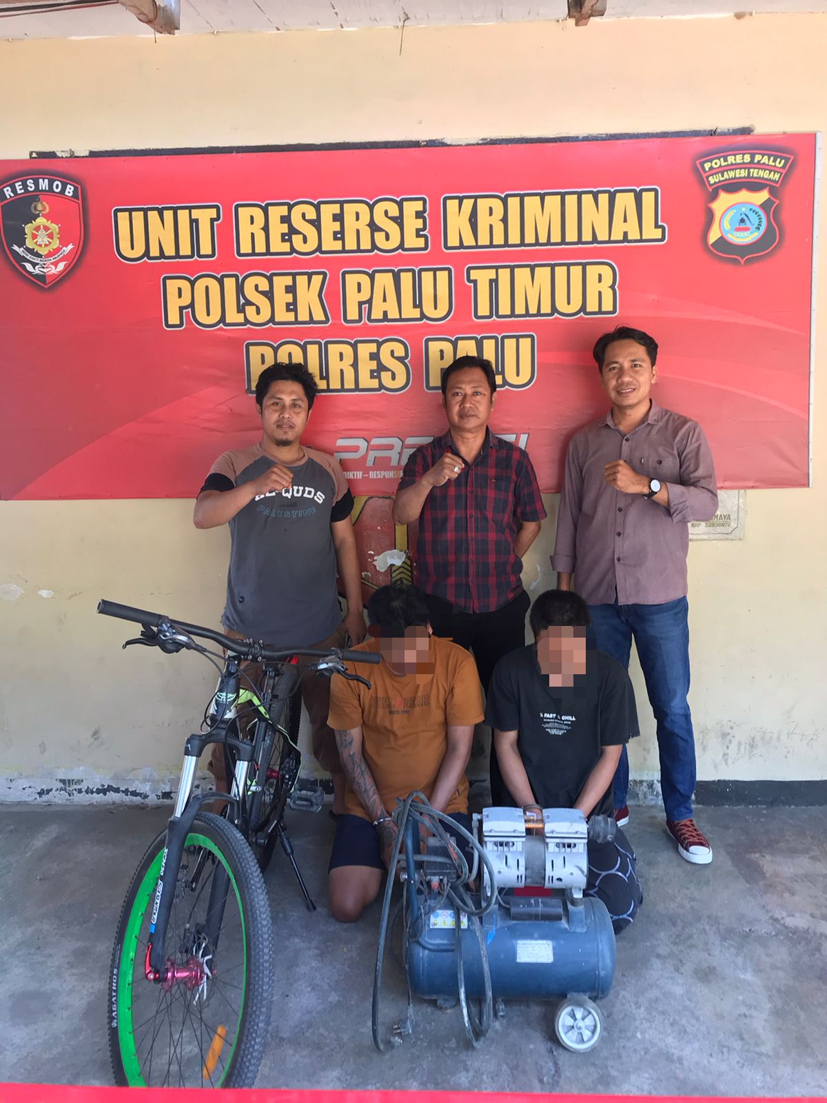 Tersangka, dua resedivis kambuhan RM (25) dan NF (33), kembali di tangkap Polisi Sektor (Polsek) Palu Timur, setelah membongkar sebuah rumah yang ditinggal mudik pemiliknya. Foto : Humas Polresta Palu