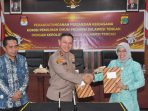 Untuk mendukung pelaksanaan penyelenggaraan Pemilihan Umum (Pemilu) tahun 2024, yang aman, jujur dan adil serta berintegritas, Polda Sulawesi Tengah bersama Komisi Pemilihan Umum (KPU) Provinsi Sulawesi Tengah menandatangani perjanjian kerjasama atau Memorandum of Understanding (MoU), di gedung Rupatama Mako Polda Sulteng, Senin (14/5/2023)
