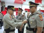 Kapolresta Palu Kombes Polisi Barliansyah memimpin serah terima jabatan (Sertijab), Kasat Narkoba Polresta Palu dari AKP Marthen Tanda, diserah ke AKP Rijal, di Aula Torabelo Polresta. Senin, (15/05/2023) pagi.