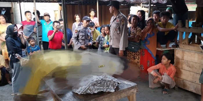 Lelaki ditemukan meninggal dipasar Inpres Manonda Palu. Foto Humas Polresta Palu