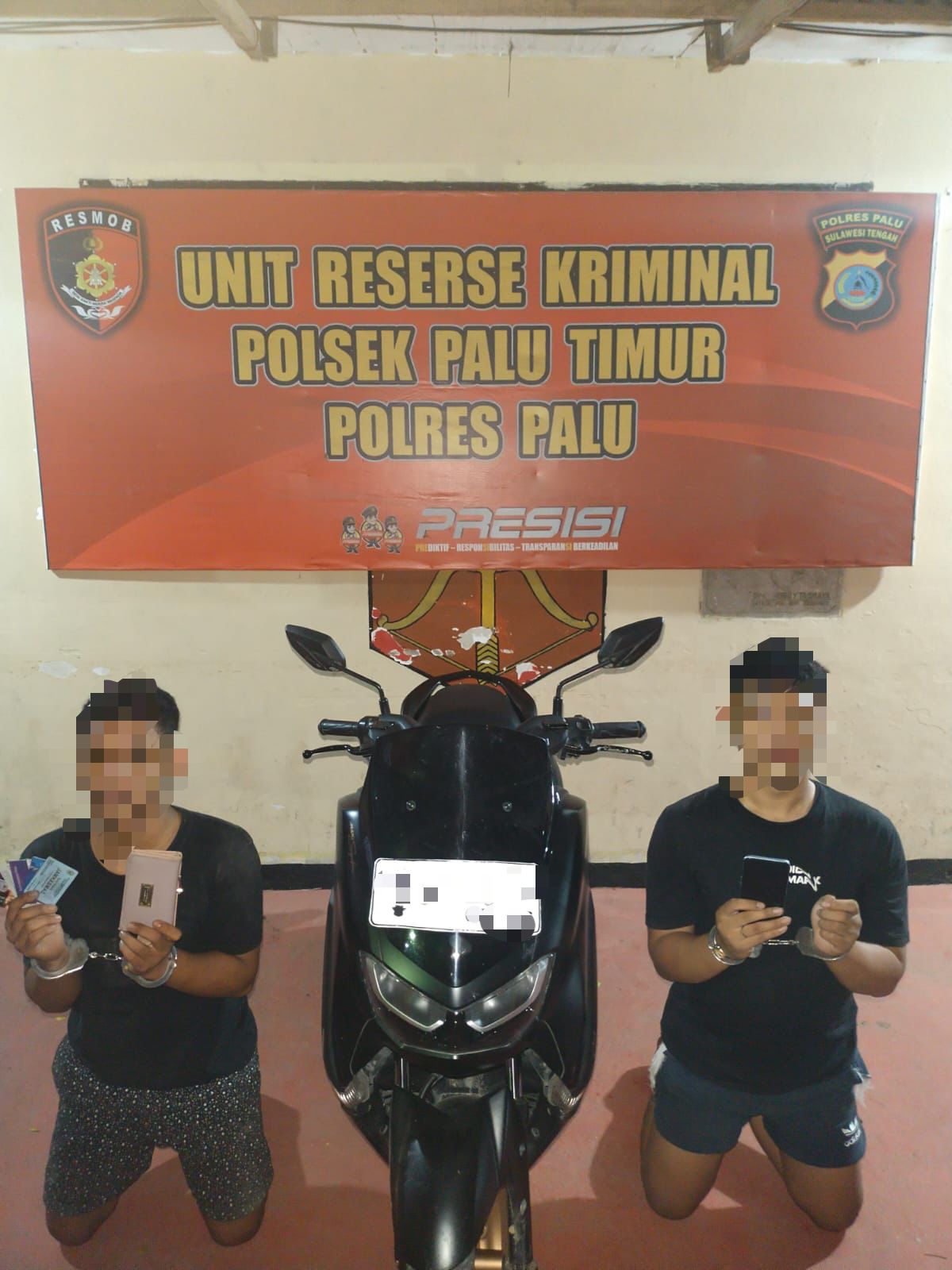 Kedua pelaku, WW(20), alias Wahyu dan RI (20), alias Aldi merupakan residivis kasus jambret dan begal tahun 2020. Kembali ditangkap kasus jambret. Foto: Humas Polsek Palu Timur, Polresta Palu