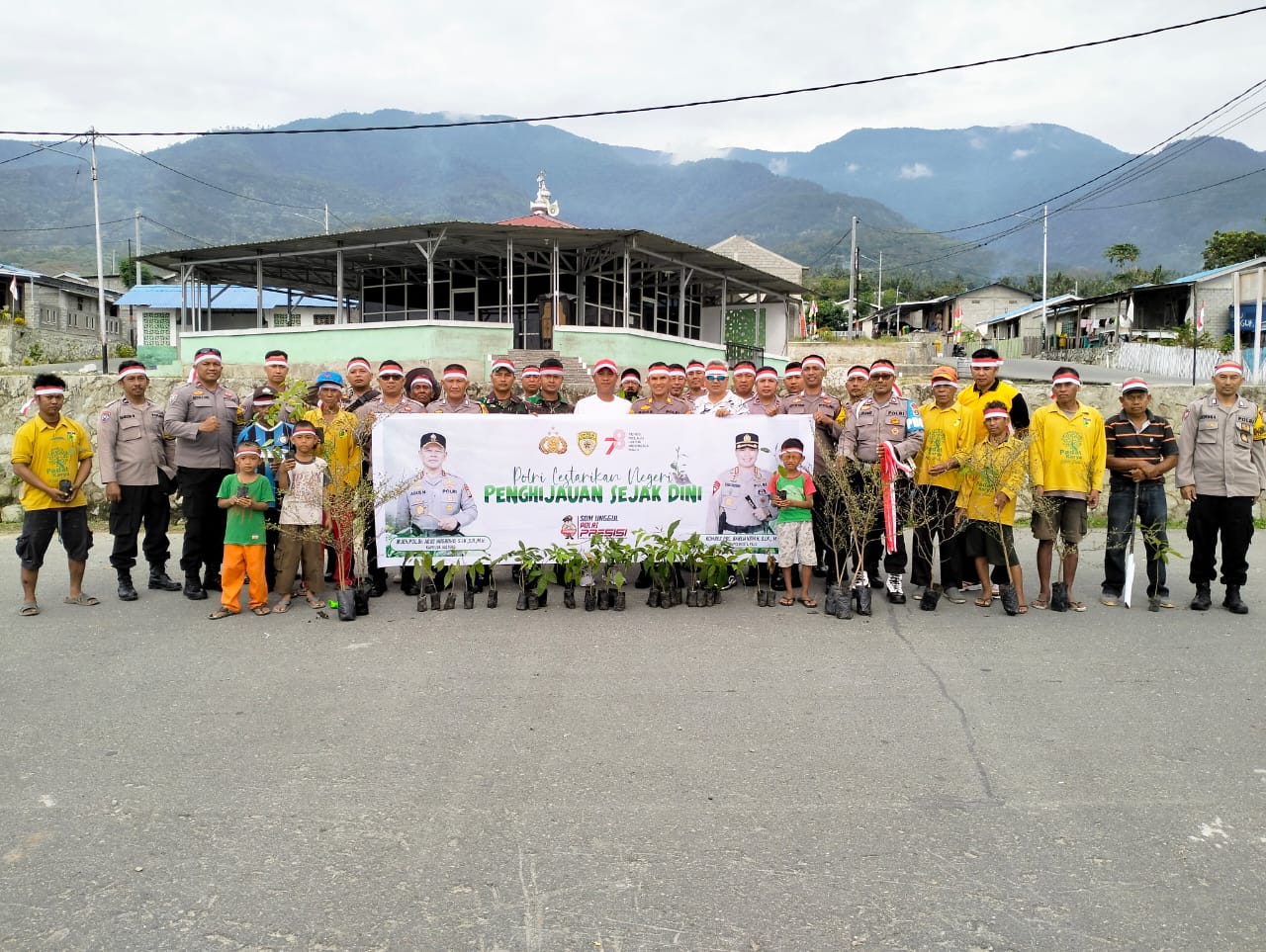 Sebanyak 50 pohon ditanam anggota personel Kepolisian Sektor (Polsek) Palu Barat Bersama unsur Kecamatan Palu Barat, di HUT Kemerdekaan RI ke 78