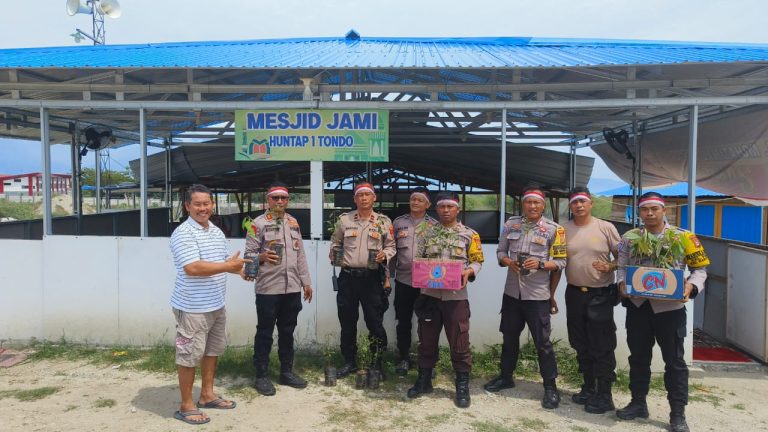 Meriahkan HUT Kemerdekaan RI ke 78, Kapolsek Palu Timur Laksanakan Penanaman 100 Bibit Pohon
