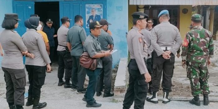 Eksekusi Pengosongan sebidang tanah dan bangunan seluas 366 m² di Kelurahan Tavanjuka, Kecamatan Tatanga, Kota Palu, Propinsi Sulawesi Tengah, berjalan lancar. Foto : Polresta Palu