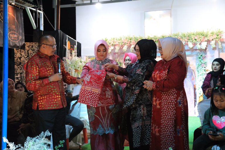 Diresmikan Wali Kota Asripan Nani, Qim Bridal dan Zabay Batik Collection Hadirkan Batik Bermotif Bogani