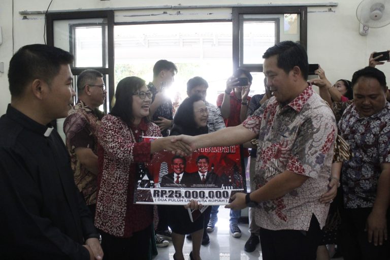 Ibadah Bersama Jemaat GMIM Tiberias Kumu Tombariri, Wagub Kandouw Imbau  Gereja Harus Seiring Sejalan dengan Pemerintah Untuk Kerukunan