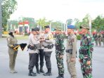 Kapolri Jenderal Pol Listyo Sigit Prabowo diwakili Kapolda Papua, beri penghargaan Pin Emas ke Prajurit TNI-Polri