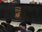 Kapolresta Palu Kombes Pol Barliansyah, saat memberikan arahan ke para pelajar diduga geng motor. Foto : istimewa