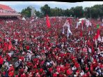 Ganjar Pranowo Tak Ingkar Janji. Puluhan Ribu Militan Merahkan Lapangan Koni.
