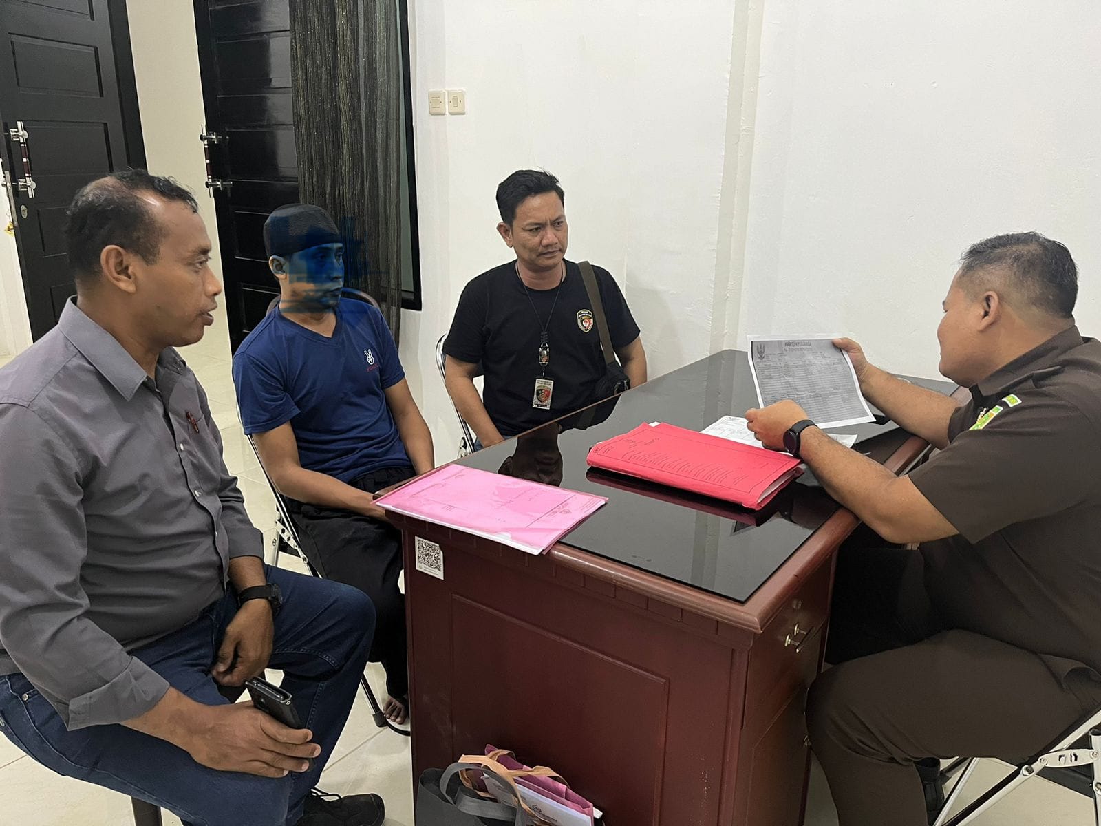 Penyerahan tersangka cabul ke Kejari Tolitoli