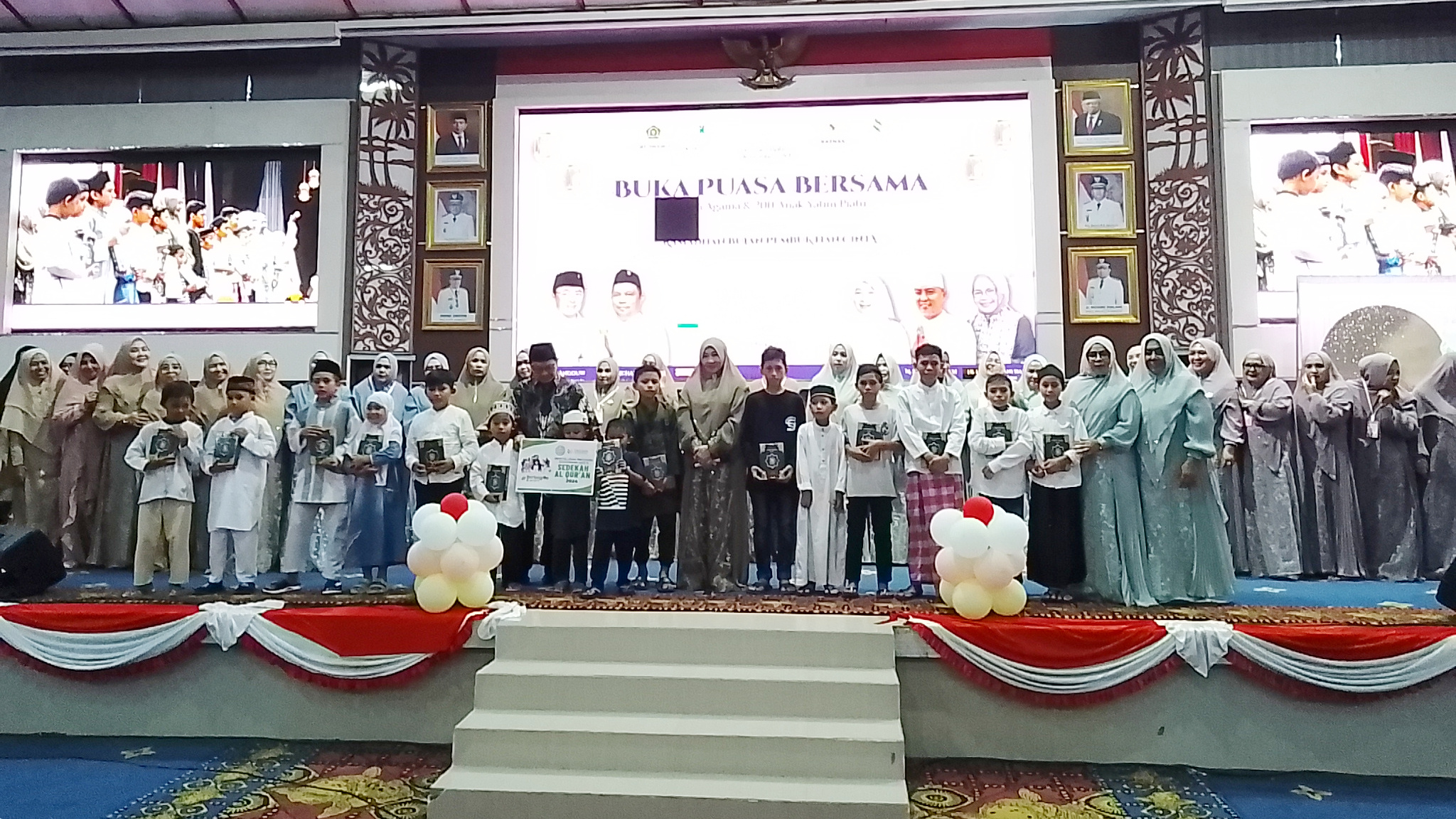 Rayakan Milad Kedua YKHS Berbagi Kasih Dengan Ratusan Anak Yatim Piatu