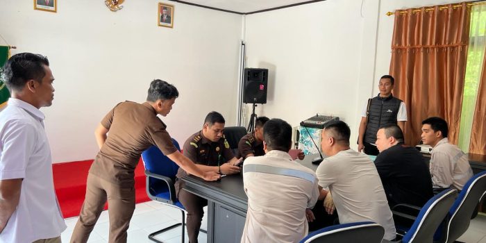 Proses penyerahan dua tersangka ke Kejari Morowali berkasnya P21
