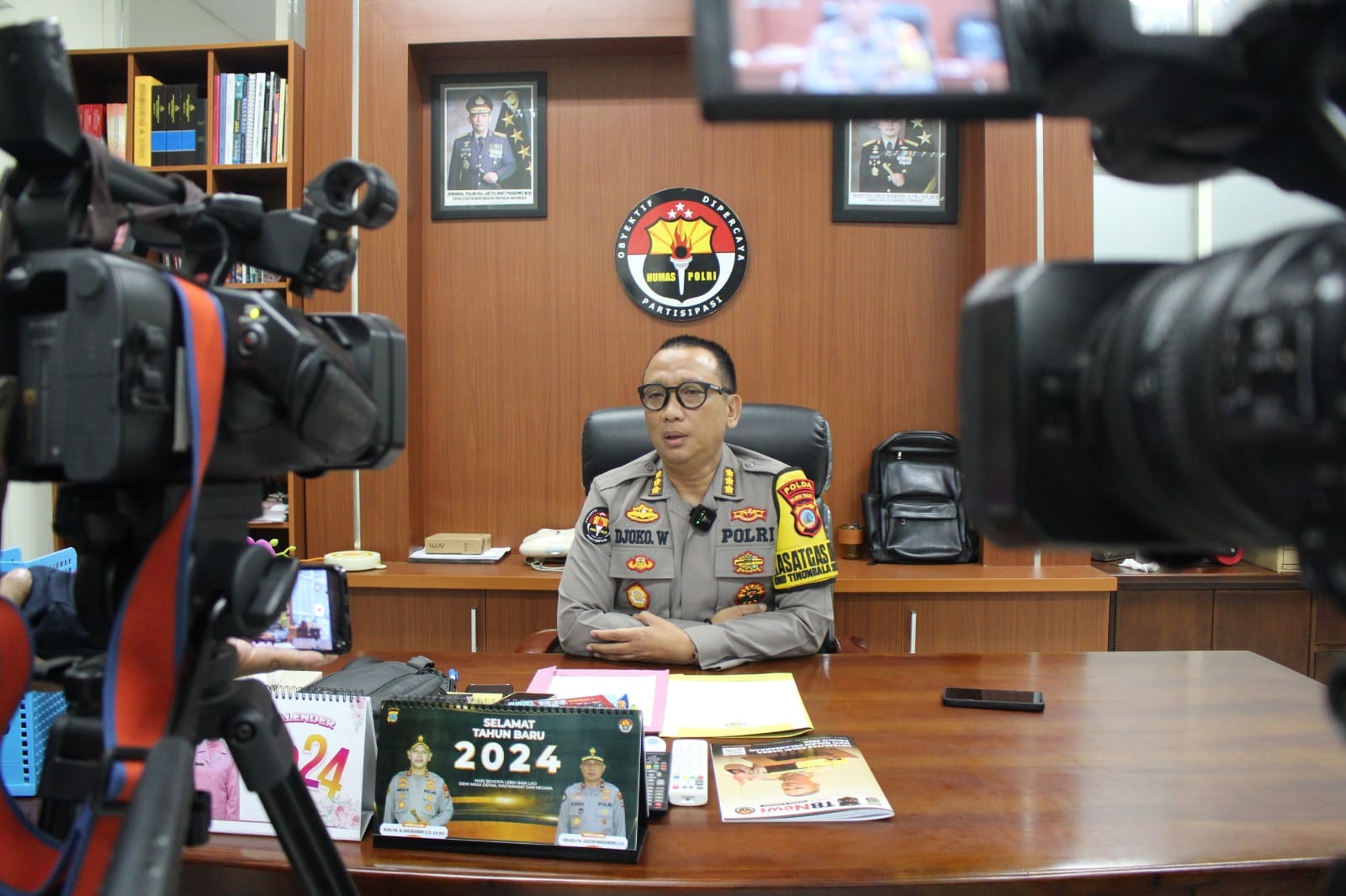 Kabid Humas Polda Sulteng, Kombes Pol. Djoko Wienartono saat memberikan penjelasan penyerangan geng motor
