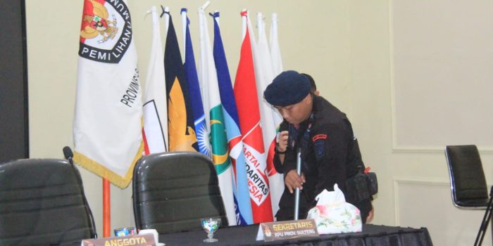 Subsatgas Brimob Jibom Polda Sulteng, Sterilisasi KPU Jelang Rapat Pleno