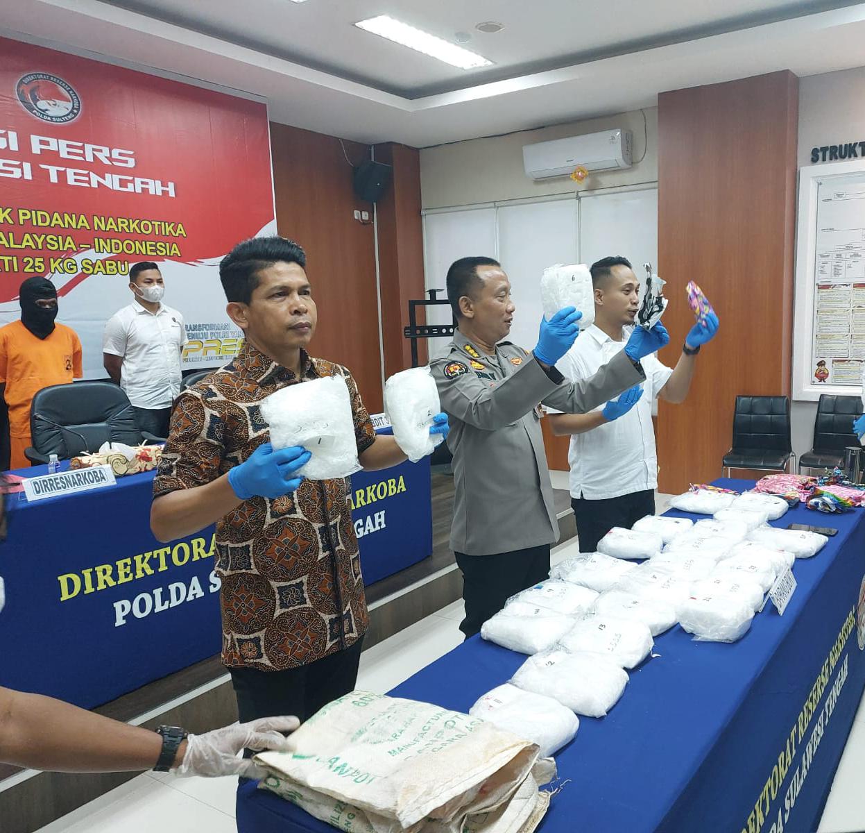 Polda Sulteng menjelaskan kronologis penangkapan Joki sabu dan barang bukti sabu asal Malaysia Seberat 25 Kg ditangkap di Donggala