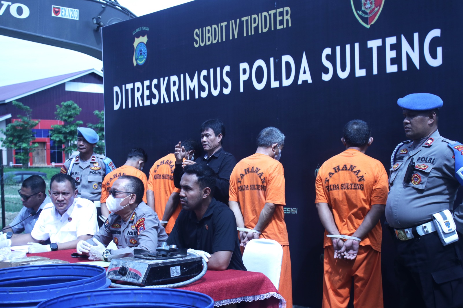 Jumpa Pers :Dua WNA China Ditangkap, Negara Dirugikan Rp11 Miliar