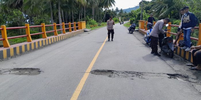 Jalan Rusak perlu perbaikan agar tidak menelan korban lain