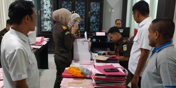 Polda Sulteng seahkan tersangka Narkoba dan barang bukti ke Kejati Sulteng