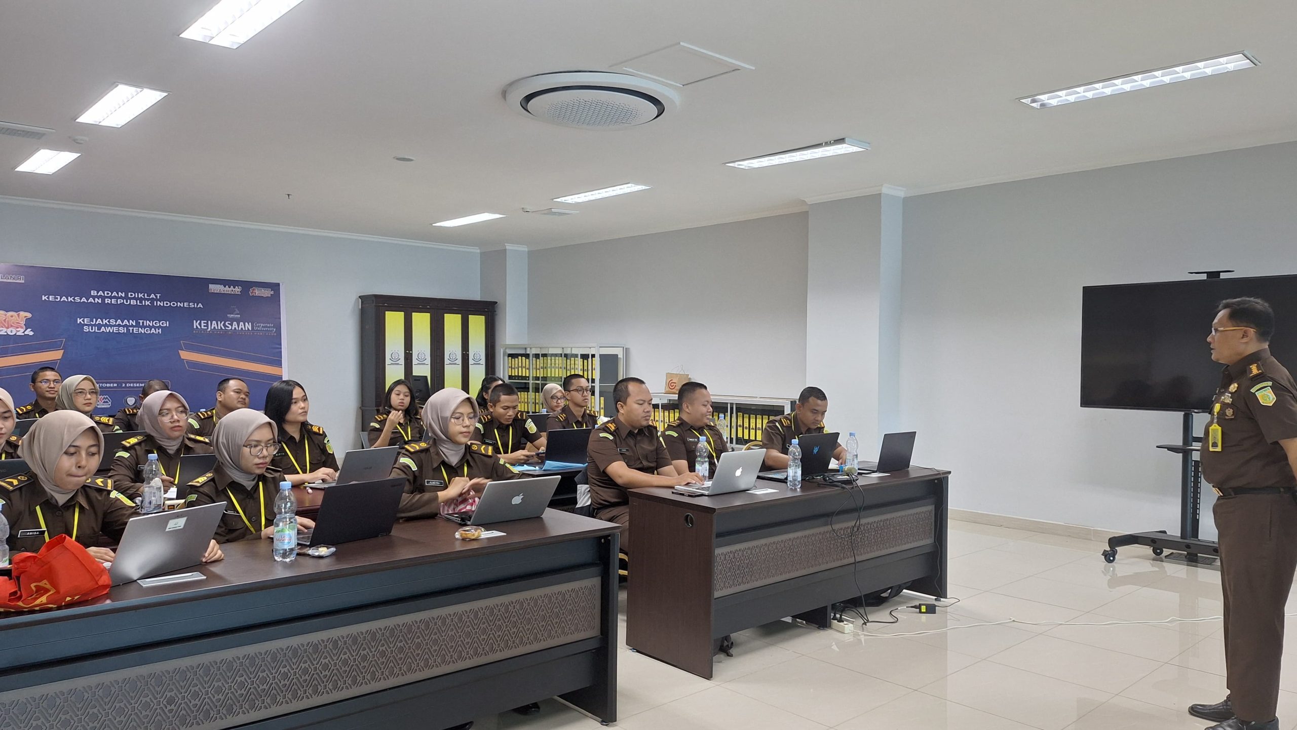 Pelatihan ASN Kejaksaan ASN Kejaksaan mengikuti latihan dasar (Latsar),Uji Kompetensi Bidang Administrasi. (Suarasulut.com/RN)