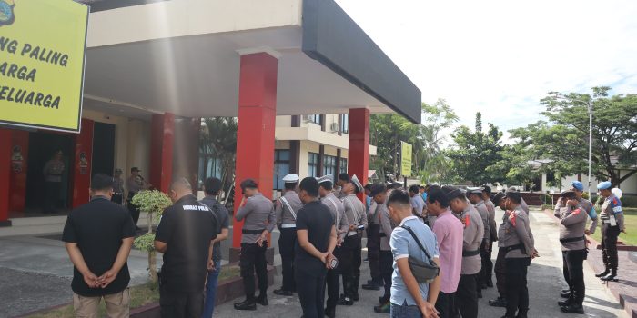 Polres Sigi Gelar Apel Siaga Pengamanan jelang pelantikan Presiden dan Wapres RI ke 8. Minggu (20/10/2024) (Suarasulut.com/RN)