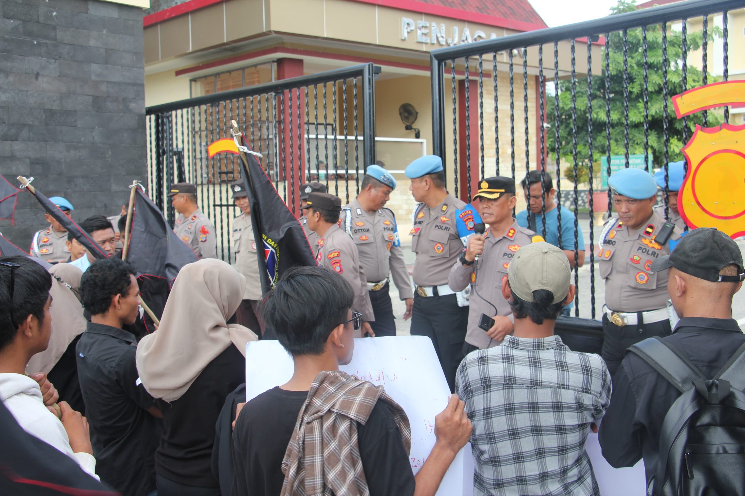 Seruan Pilkada  Damai Cipayung Plus Sulteng  dan LS ADI. (Suarasulut.com/Ist)  