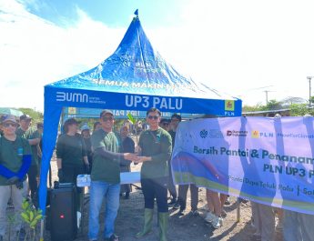 Peringati Hari Lingkungan Hidup Sedunia 2026, PLN UP3 Palu Hijaukan Pesisir Teluk Palu Melalui Penanaman 1.000 Bibit Mangrove