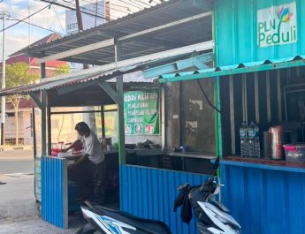 Dari Gerobak Harapan ke Usaha yang Lebih Mapan: Kisah Muhammad Syarifuddin Menyalakan Asa Bersama TJSL PLN