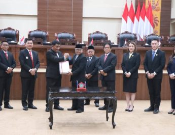 DRPD Sulut Gelar Paripurna Penyerahan LHP LKPD Tahun 2025, Pemprov Sulut Raih Opini WTP ke-12 Dari BPK RI