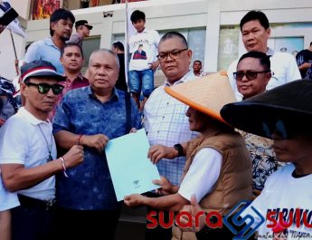 Terima Aksi Massa Pendukung Prabowo-Gibran, Louis Schramm dan Amir Liputo Siap Bawa  Aspirasi ke DPR RI