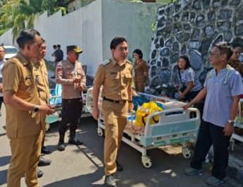 Detik-Detik Evakuasi Pasien Pascagempa di Sangihe, Bupati Michael Thungari Pastikan Keselamatan Warga