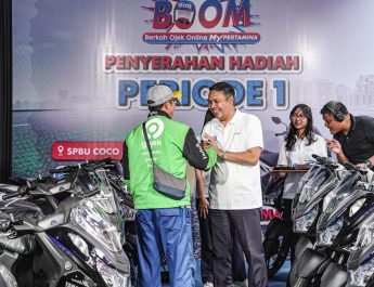 Pertamina Serahkan 25 Motor Yamaha Lexi untuk Mitra Ojol Pemenang Program BOOM MyPertamina  Paragraf pertama: