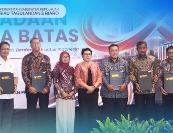 UKPBJ Sitaro Tembus Level 3, Plt Bupati Heronimus Makainas Terima Penghargaan LKPP