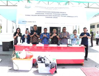 ‎Sinergitas Forkopimda, Kapolres Abdul Kholik Hadiri Pemusnahan Barang Bukti Inkracht di Kejari Kotamobagu