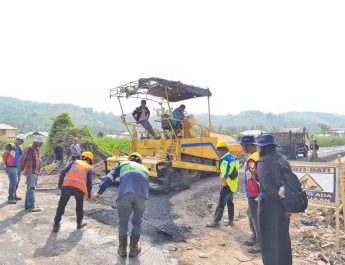 Jalan H. Hasan Ratatotok Diperbaiki, Pemkab Mitra Tindaklanjuti Aspirasi Warga