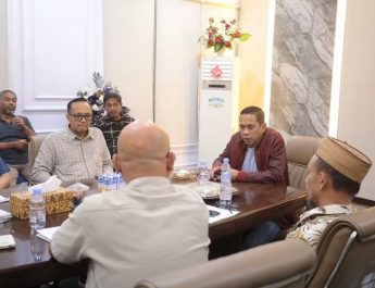 Wali Kota Kotamobagu Terima Audiensi Pedagang dan LSM Forum Suara Rakyat, Bahas Usulan Area Khusus Penjualan Ikan dan Daging Ayam Segar