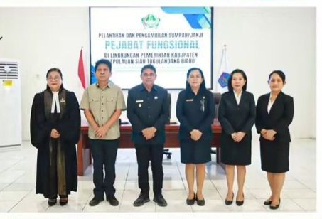 Heronimus Makainas Lantik Dua Pejabat Fungsional, Perkuat Tata Kelola Regulasi di Sitaro